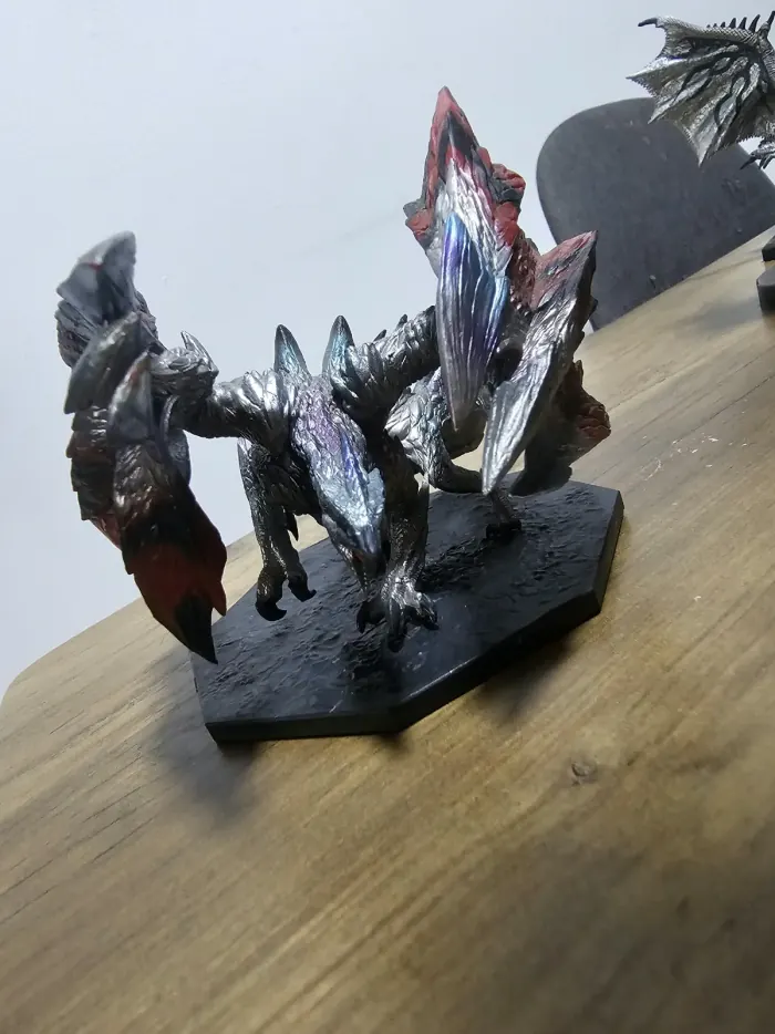 Valstrax Crimson Glow — Monster Hunter vista 2